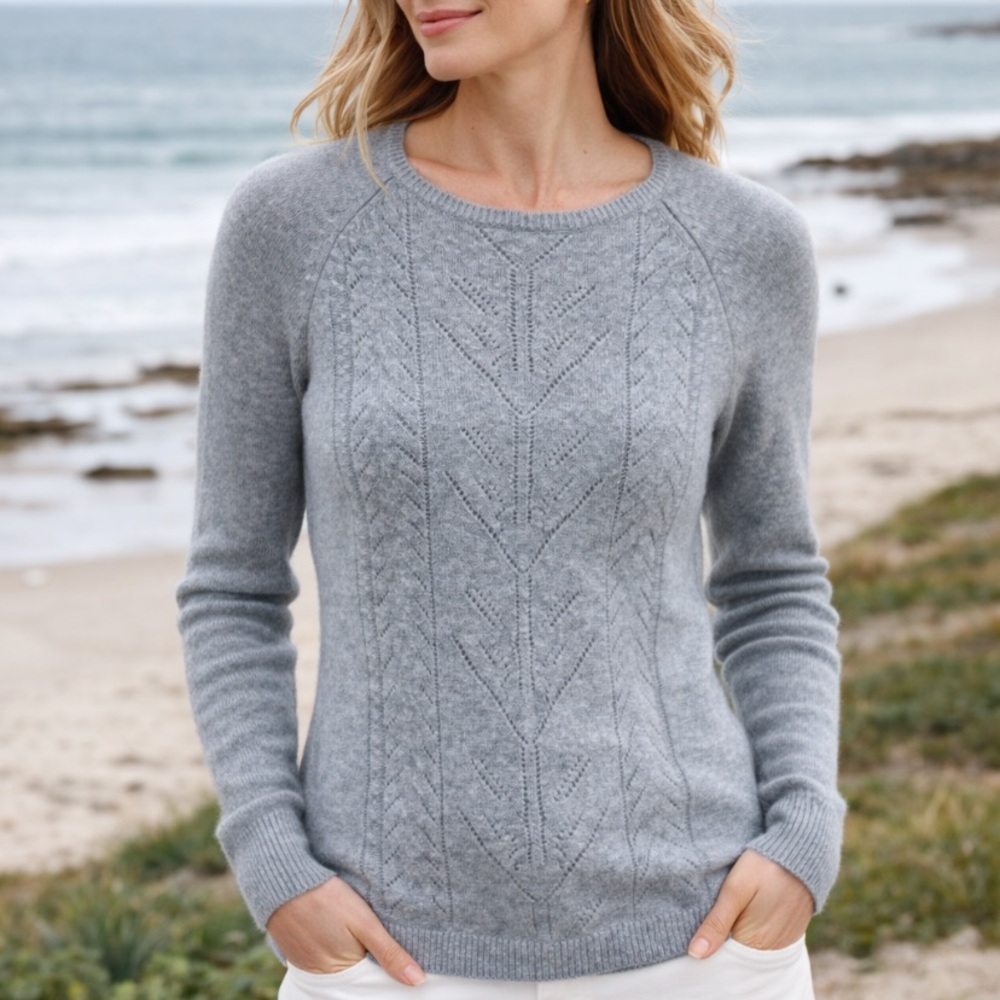 Women’s Gray Cable-Knit  Cashmere Sweater